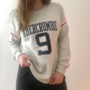 comfy A&F crewneck sweatshirt
